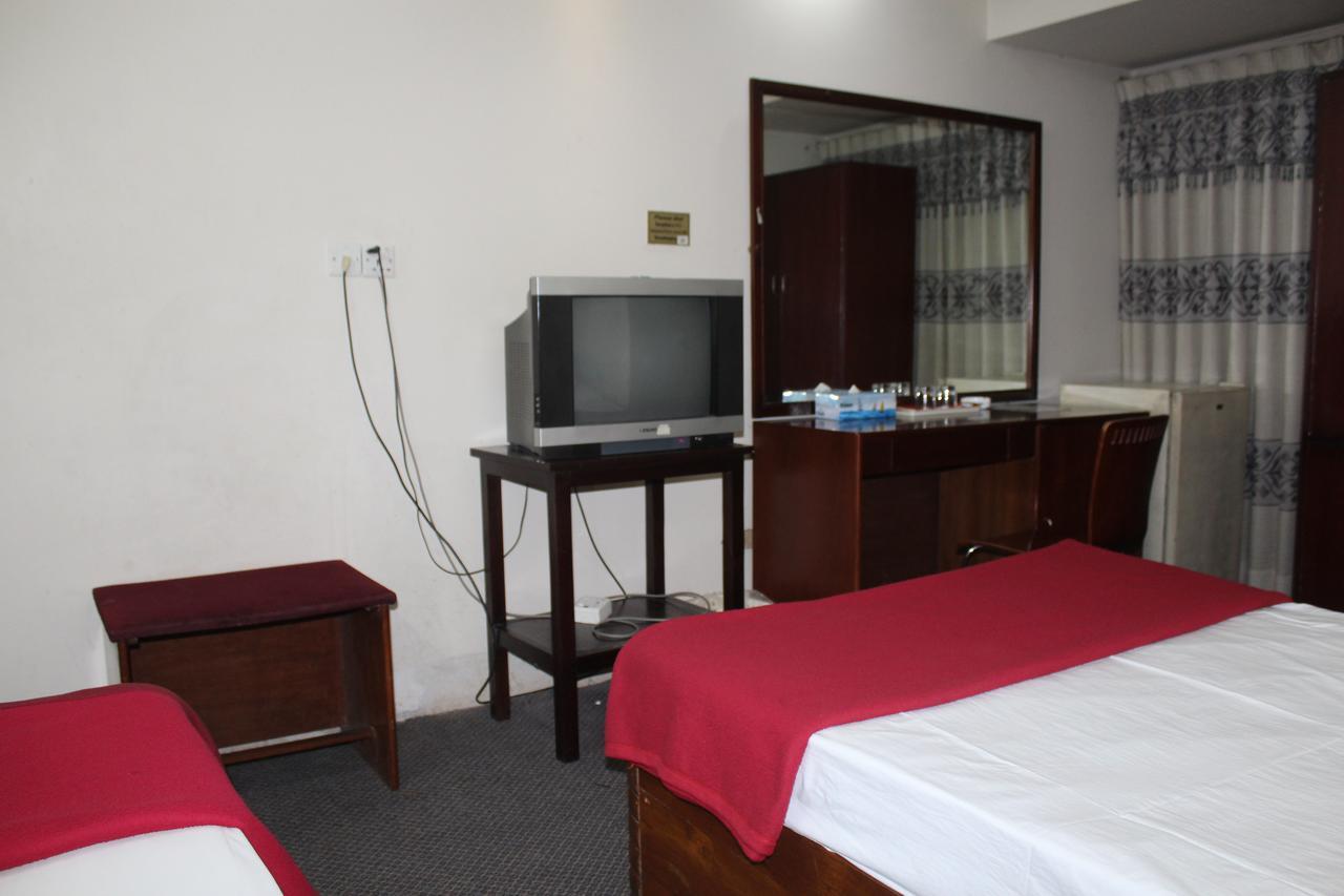 Hotel Uttara Dhaka Buitenkant foto