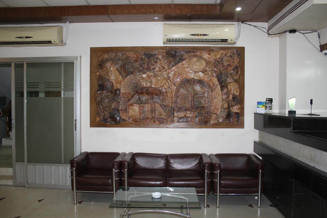 Hotel Uttara Dhaka Buitenkant foto